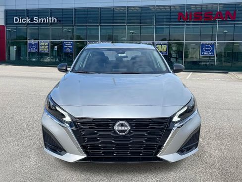 New 2025 Nissan Altima 2.5 SV image 2