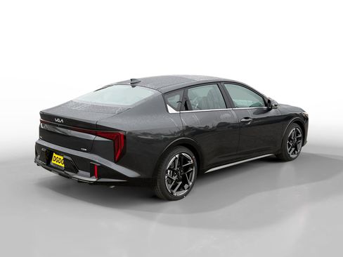 New 2025 Kia K4 GT-Line image 5