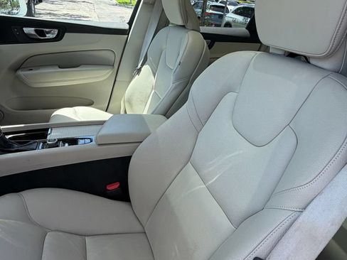 Used 2021 Volvo XC60 T5 Momentum w/ Protection Package Premier FWD image 7
