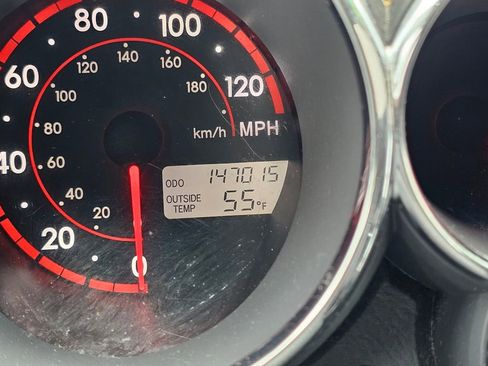Used 2005 Pontiac Vibe FWD image 21