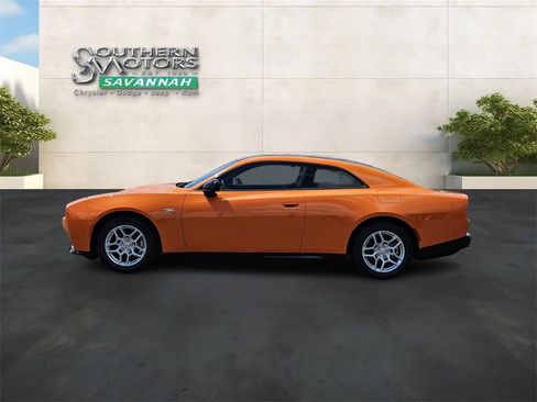 New 2025 Dodge Charger Daytona R/T w/ Sun & Sound Package AWD/4WD image 2