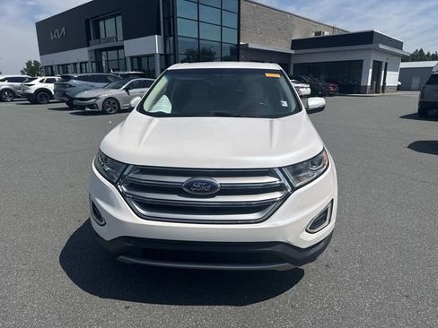 Used 2017 Ford Edge Titanium w/ Technology Package FWD image 2