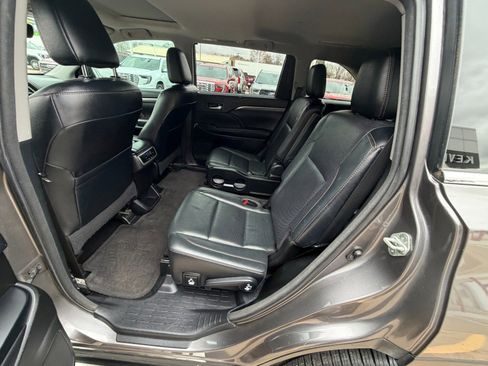 Used 2018 Toyota Highlander Limited image 24