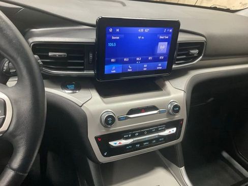 Used 2023 Ford Explorer XLT w/ Equipment Group 202A image 12