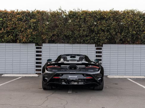 Used 2024 McLaren 750S Spider RWD image 25