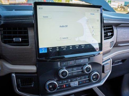 Used 2024 Ford Expedition Limited image 21