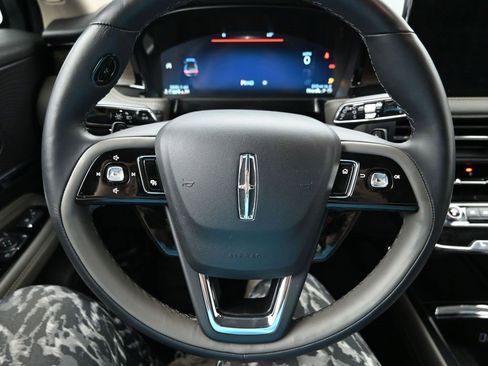 New 2025 Lincoln Corsair Reserve w/ Jet Appearance Package image 15