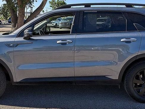 Used 2022 Kia Sorento S w/ Panoramic Sunroof Package AWD/4WD image 5