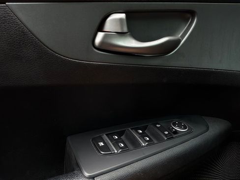 Used 2021 Kia Forte LXS FWD image 18