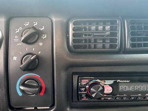 Used 2001 Dodge Ram 1500 Truck 2WD Regular Cab image 34