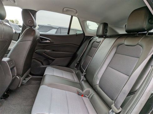 Used 2025 Chevrolet Trax LT w/ LT Convenience Package image 29