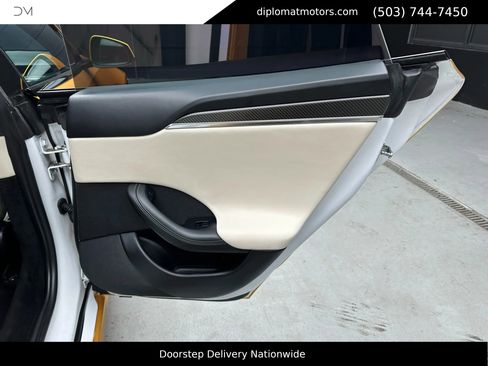 Used 2022 Tesla Model S Plaid image 25