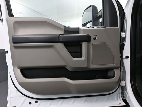 Used 2022 Ford F250 XL w/ Power Equipment Group AWD/4WD image 18