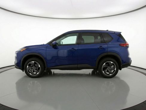 Used 2025 Nissan Rogue SV image 5