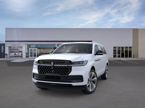 New 2026 Lincoln Navigator Black Label AWD/4WD image 2