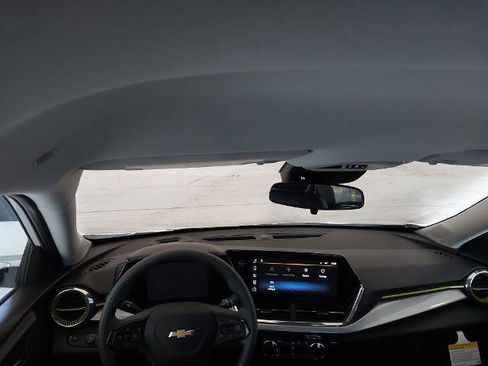 New 2026 Chevrolet Trax LT image 5