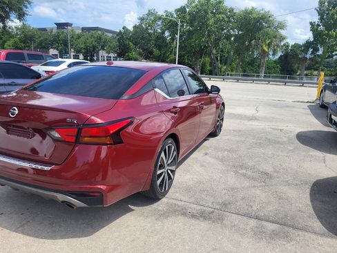 Used 2021 Nissan Altima 2.5 SR w/ SR Premium Package FWD image 22