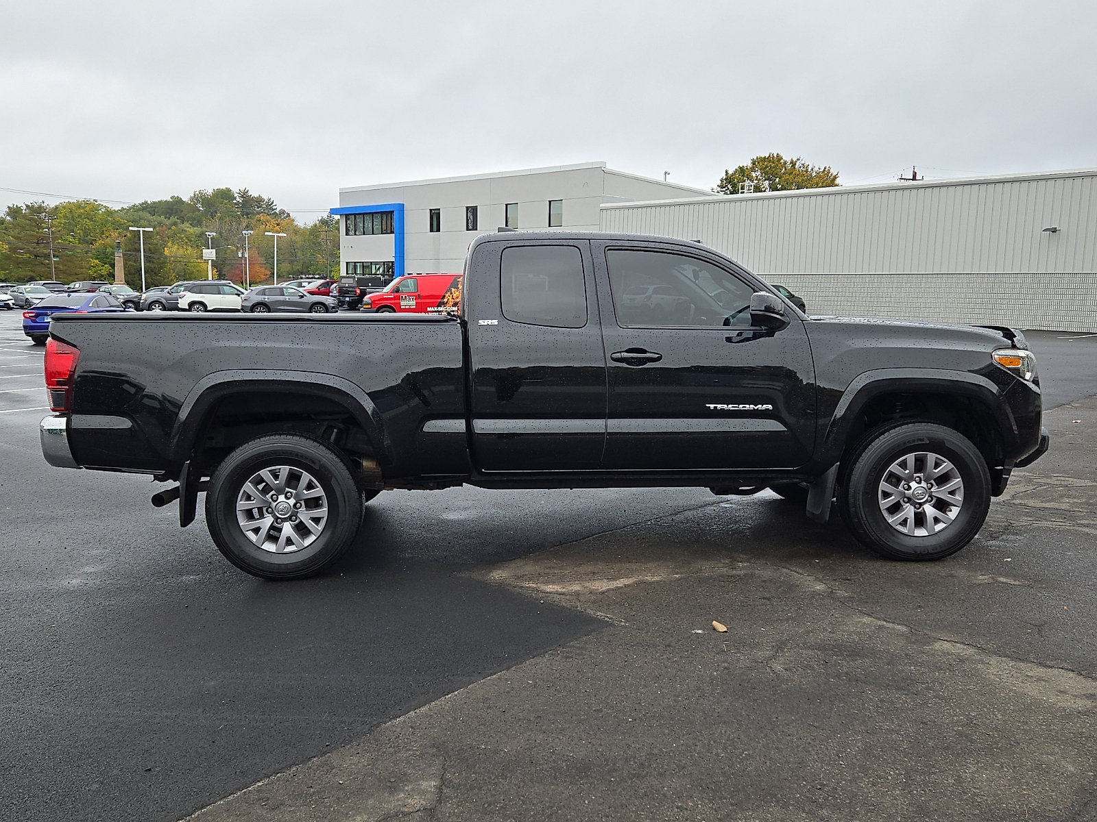 Used 2018 Toyota Tacoma SR5 w/ SR5 Appearance Package (SM) AWD/4WD image 7