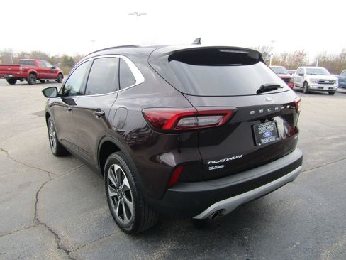 Used 2023 Ford Escape Platinum image 4