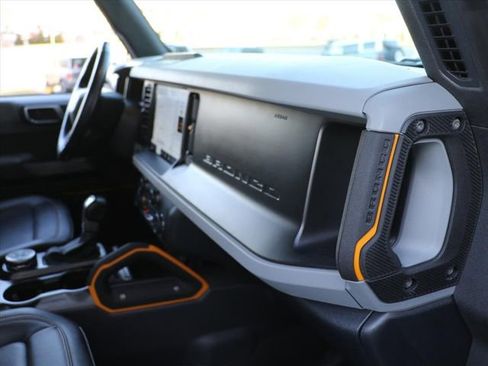 Used 2023 Ford Bronco Badlands image 12