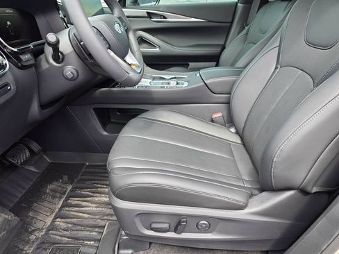 Certified 2027 INFINITI QX60 Luxe w/ Cargo Package AWD/4WD image 11
