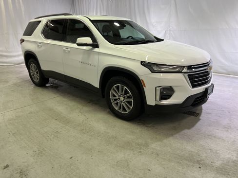 Certified 2023 Chevrolet Traverse LT image 2