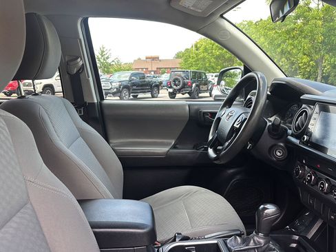Used 2020 Toyota Tacoma SR AWD/4WD image 23