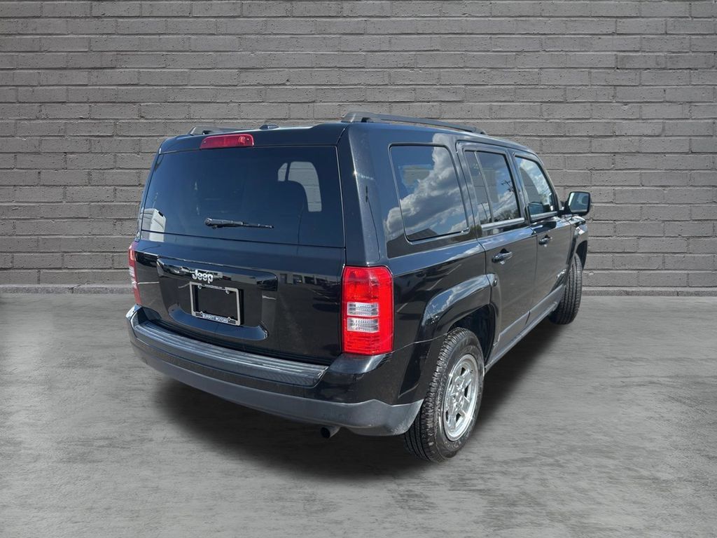 Used 2017 Jeep Patriot Sport w/ Power Value Group FWD image 9