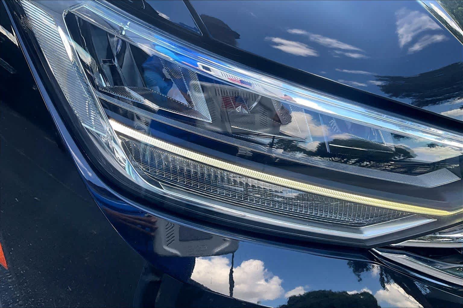Used 2022 Volkswagen Tiguan SE w/ Panoramic Sunroof Package FWD image 28