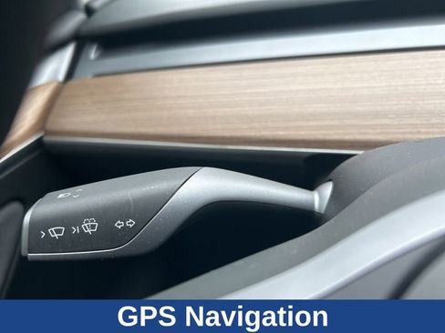 Used 2024 Tesla Model Y Long Range AWD/4WD image 12