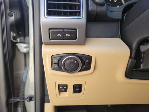 Used 2020 Ford F150 XLT w/ Equipment Group 302A Luxury AWD/4WD image 15