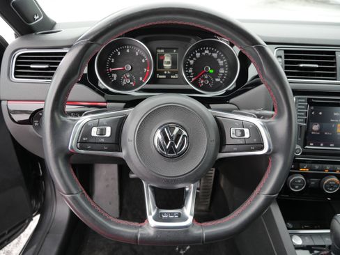 Used 2018 Volkswagen Jetta GLI image 25