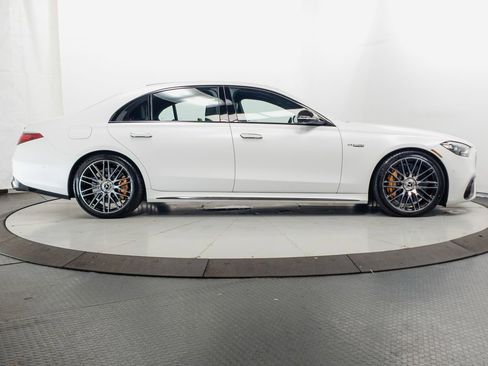 Used 2024 Mercedes-Benz S 63 AMG S w/ Carbon Fiber Exterior Package image 38