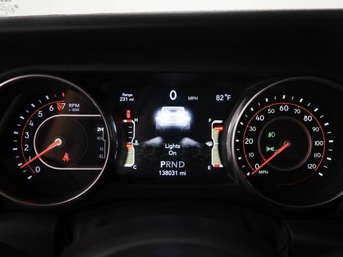 Used 2018 Jeep Wrangler Unlimited Sahara AWD/4WD image 25