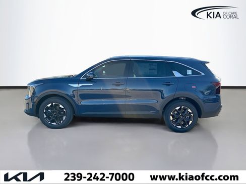 New 2026 Kia Sorento S image 2