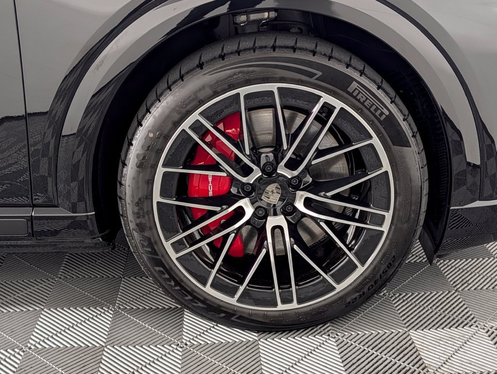 New 2026 Porsche Cayenne Turbo AWD/4WD image 14