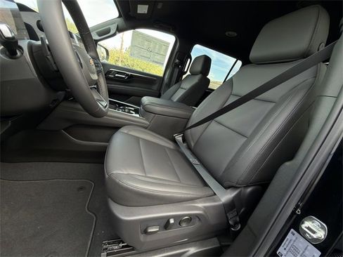 New 2026 Chevrolet Suburban LT w/ Comfort Package image 18