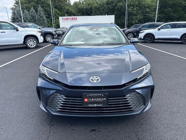 Used 2026 Toyota Camry XLE FWD image 3