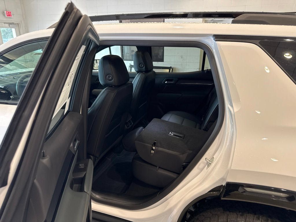 New 2027 GMC Terrain AT4 w/ Convenience Package III AWD/4WD image 22