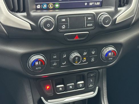 Used 2020 GMC Terrain SLT image 22