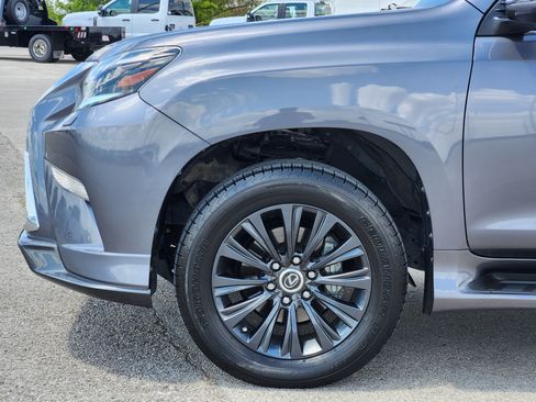 Used 2023 Lexus GX 460 Luxury w/ Sport Design Package AWD/4WD image 9