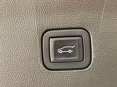 Used 2023 Buick Enclave Premium w/ Experience Buick Package AWD/4WD image 23