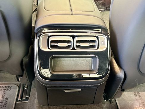 Certified 2025 Mercedes-Benz S 580 4MATIC Sedan image 24