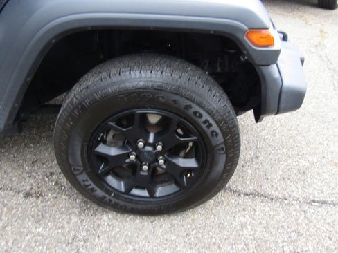 Used 2020 Jeep Wrangler Unlimited Sport image 9