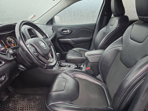 Used 2020 Jeep Cherokee Latitude Plus w/ Cold Weather Group image 12