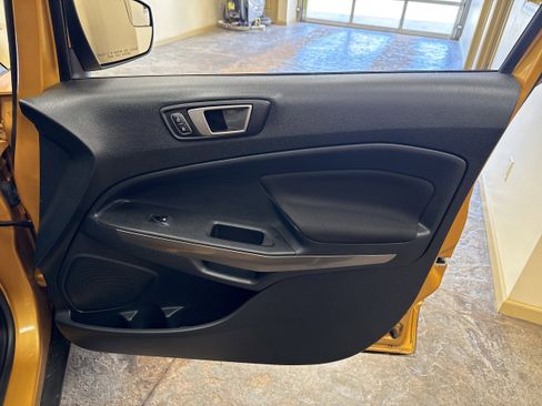 Used 2021 Ford EcoSport SE image 15