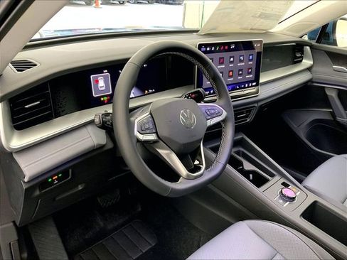 New 2026 Volkswagen Tiguan SE AWD/4WD image 7