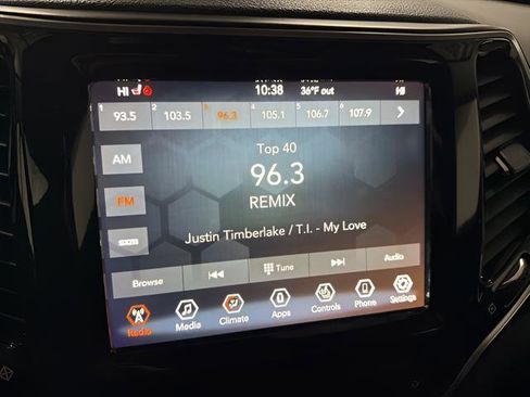 Used 2020 Jeep Cherokee Limited image 20