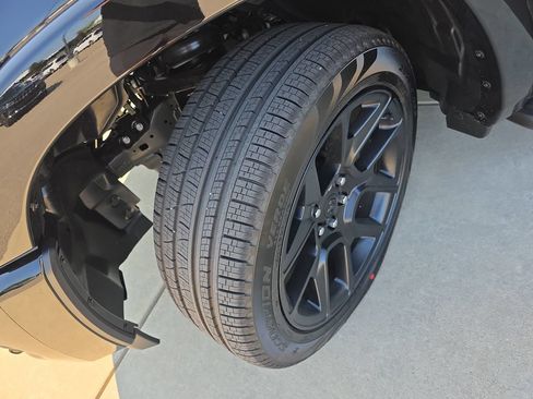 New 2026 RAM 1500 Laramie AWD/4WD image 32