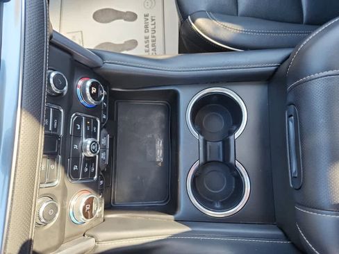 Used 2022 GMC Yukon SLT w/ SLT Luxury Package image 26